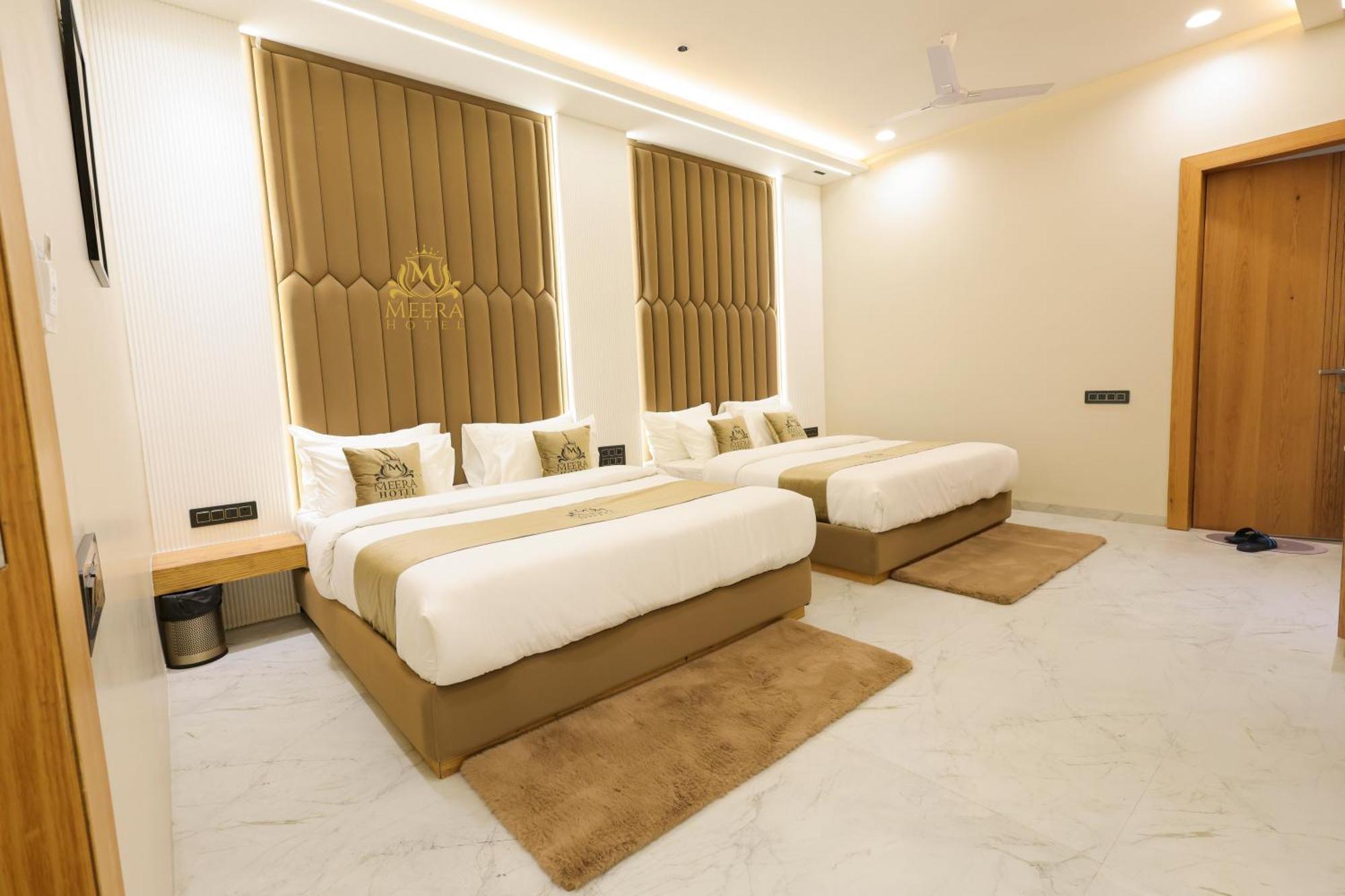 The Meera Hotel Ujjain Exterior photo